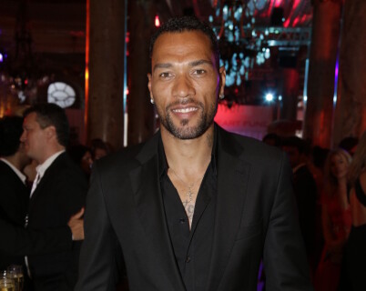 LUKSUS: John Carew fotografert på en annen veldedighetsfest under Cannes-festivalen i 2015. Jerome Domine/ABACAPRESS.COM/ NTB scanpix LUKSUS: John Carew fotografert på en annen veldedighetsfest under Cannes-festivalen i 2015. Jerome Domine/ABACAPRESS.COM/ NTB scanpix